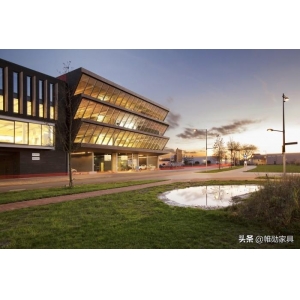 辦公室文化墻需展示什么內容 黑灰色系是經典搭配，能讓辦公室工業風的格調提升一個檔